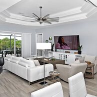 Phoenix Quite Area Pool and Great Water few