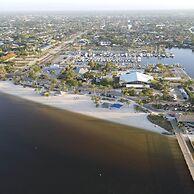 Boaters Dream S Terr Pool Yacht Club Boating