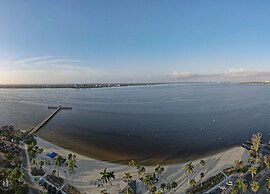 Boaters Dream S Terr Pool Yacht Club Boating