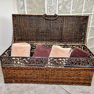 Timeout -south Facing With Large Terrace and Pool