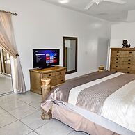 Timeout -south Facing With Large Terrace and Pool