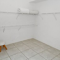 Timeout -south Facing With Large Terrace and Pool