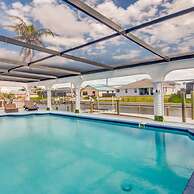 Golden Globe - Luxury on the Canal With Pool spa