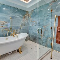 Golden Globe - Luxury on the Canal With Pool spa