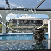 Golden Globe - Luxury on the Canal With Pool spa