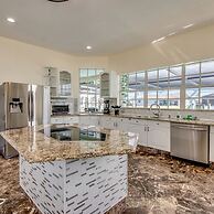 Golden Globe - Luxury on the Canal With Pool spa