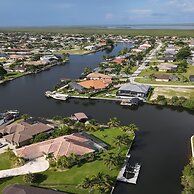 Golden Globe - Luxury on the Canal With Pool spa