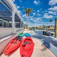 Golden Globe - Luxury on the Canal With Pool spa
