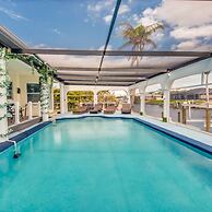 Golden Globe - Luxury on the Canal With Pool spa