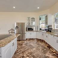 Golden Globe - Luxury on the Canal With Pool spa