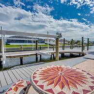 Golden Globe - Luxury on the Canal With Pool spa