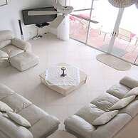 Altaira - top Location Lake View Pool Spa 4 Bed