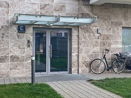 Cozy Apartment for 5 by Renters