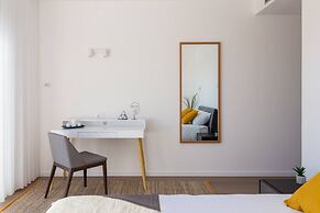 Holly - With Pool - H