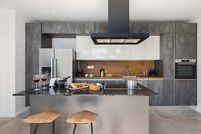 Holly - With Pool - H