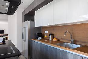 Holly - With Pool - H