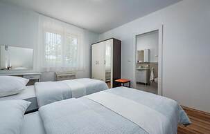 Med - Beautiful Home With Private Pool - H