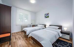 Med - Beautiful Home With Private Pool - H