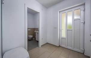 Med - Beautiful Home With Private Pool - H