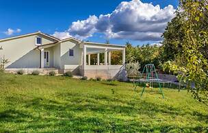 Med - Beautiful Home With Private Pool - H