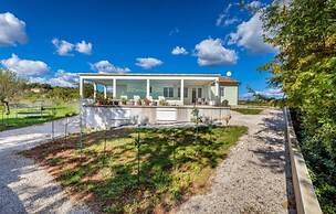 Med - Beautiful Home With Private Pool - H