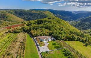 Med - Beautiful Home With Private Pool - H