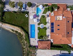 Fimi- With Swimming Pool - A3 BW