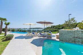 Fimi- With Swimming Pool - A3 BW