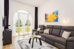 Fimi- With Swimming Pool - A3 BW