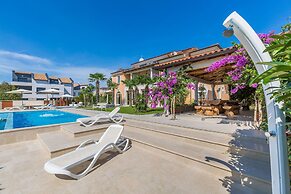 Fimi- With Swimming Pool - A3 BW