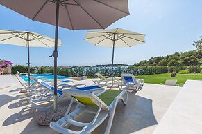 Fimi- With Swimming Pool - A3 BW