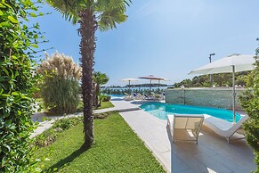 Fimi- With Swimming Pool - A3 BW