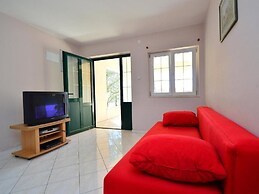 Vale - by the Beach - H