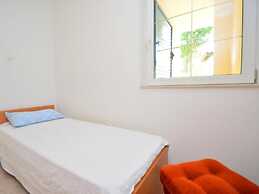 Vale - by the Beach - H