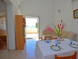 Vale - by the Beach - H