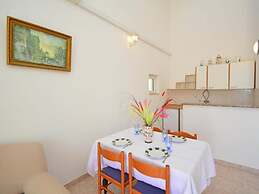 Vale - by the Beach - H