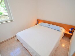 Vale - by the Beach - H