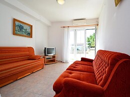 Vale - by the Beach - H