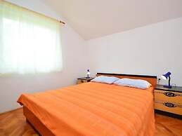 Vale - by the Beach - H