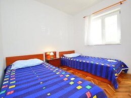 Vale - by the Beach - H