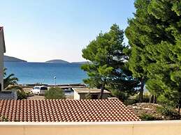 Vale - by the Beach - H