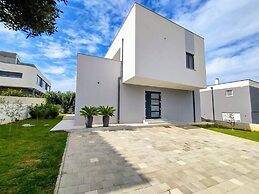 Duša - With Pool - H