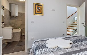 Duša - With Pool - H