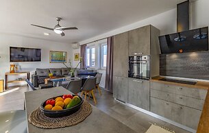 Duša - With Pool - H