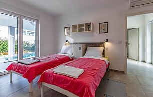 Duša - With Pool - H