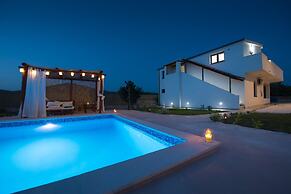 Villa Solis - Luxury With Pool - H