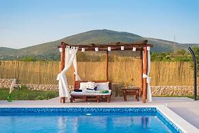 Villa Solis - Luxury With Pool - H