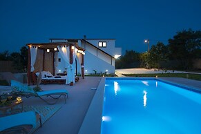 Villa Solis - Luxury With Pool - H