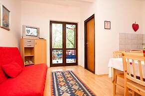 Miro - 300 m From sea - A2 Crveni