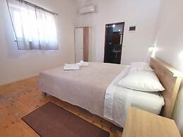 Kate - 200 m From Beach - A1